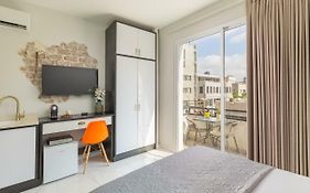 Geula Beach Studios With Balcony